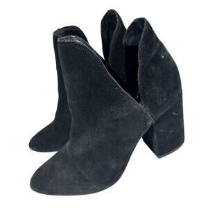 STEVE MADDEN! BLACK GENUINE SUEDE LEATHER, DEEP SIDE CUT CHUNKY BOOTS! SZ 8.5M